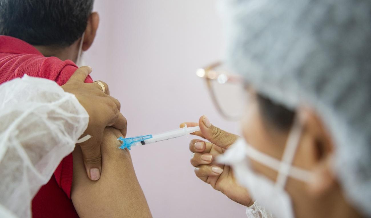 Maioria dos professores da rede pública é contra volta presencial sem vacina, diz pesquisa